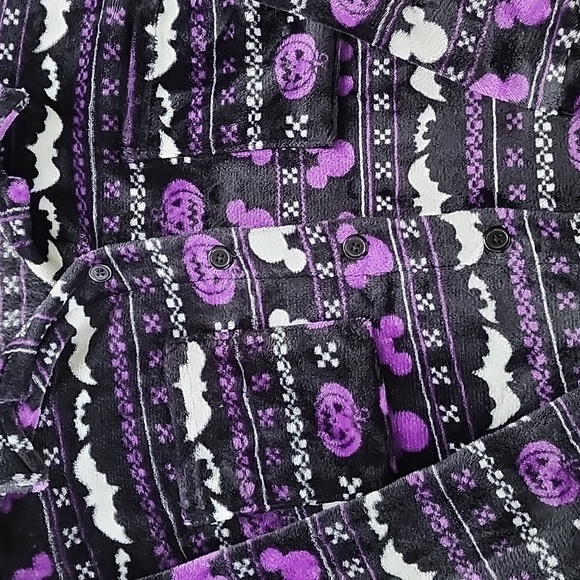 NWOT Disney Halloween Mickey Mouse & Friends Button Up Top Black Purple Sz XL - Picture 5 of 11